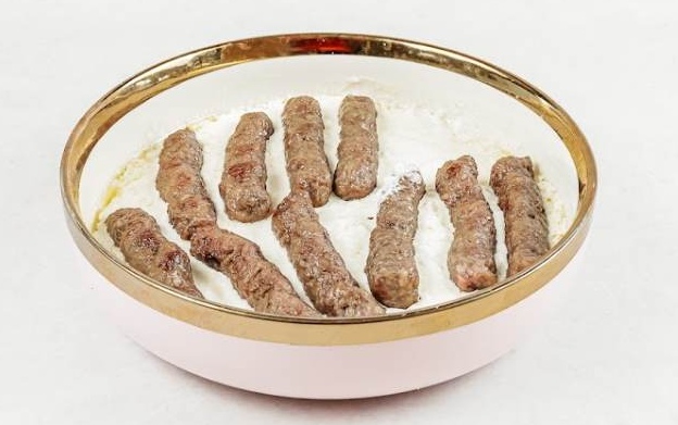 Ćevapi u kajmaku